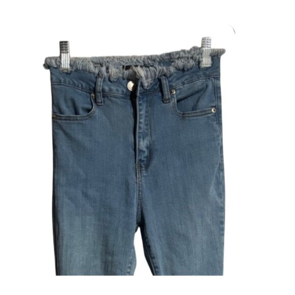 Akira Distressed Flare Jeans Womens Juniors Size 3/25 Light Wash Measures 24x33 - Picture 4 of 10